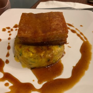 pork belly con pure de platano