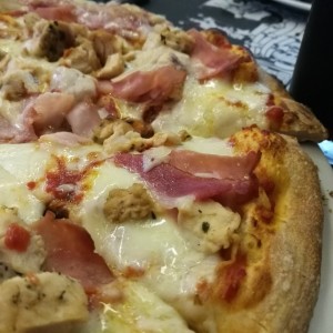 Pizza pollo toscana