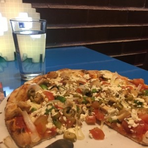 pizza de pollo y queso feta 