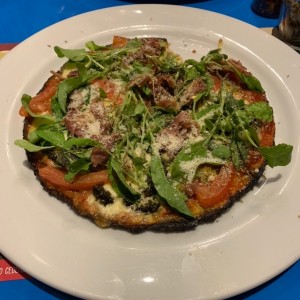 pizza de coliflor caprese