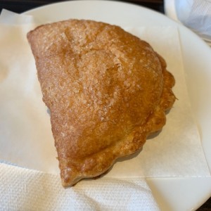 Empanada de Guayaba y Queso Crema