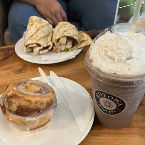 Frappe de oreao y cinnabon