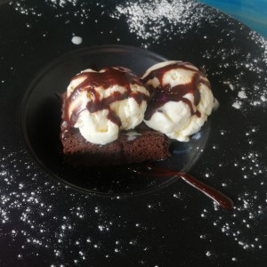 Postres - Brownie con Gelato