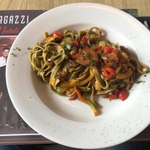 Fettuccine verdi alla mediterranea