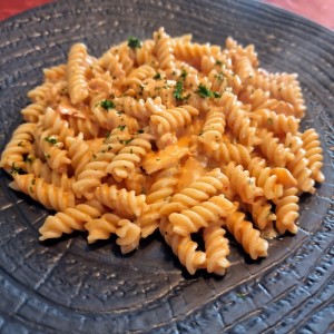 Pasta Tradizionale - Fusilli Al Salmone