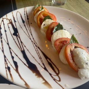 Antipasti - Caprese