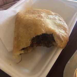 empanada de carne mechada