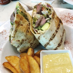 Wrap de filete de res con salsa de curry