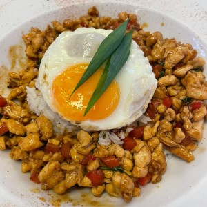 Pad Kee Mao de Pollo