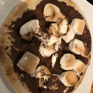 Pizza de nutella y malvas