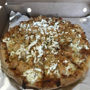 Pizza de polll con queso feta