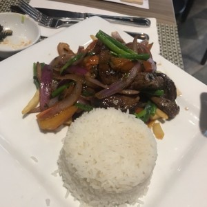 lomo saltado, delicioso