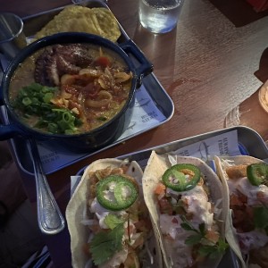 Del Mar - Guacho de Mariscos y Fish Tacos