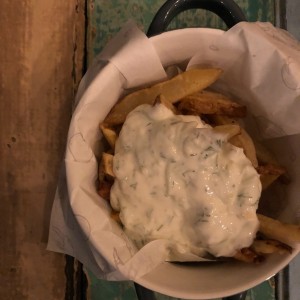 Papas Fritas con Tzatziki