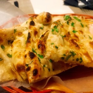 naan de ajos 