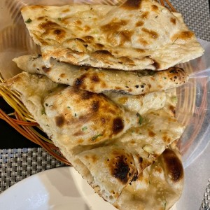 INDIAN BREADS - GARLIC NAAN