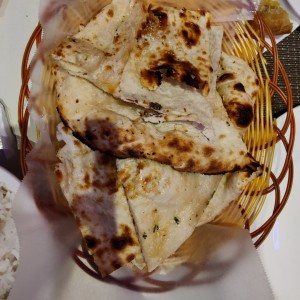 INDIAN BREADS - GARLIC NAAN