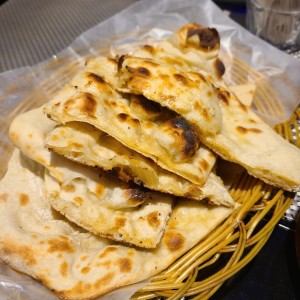 INDIAN BREADS - GARLIC NAAN