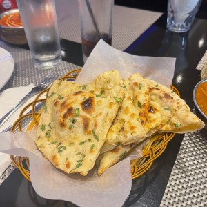 INDIAN BREADS - GARLIC NAAN