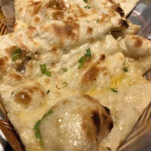 INDIAN BREADS - GARLIC NAAN