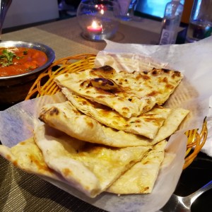 INDIAN BREADS - GARLIC NAAN