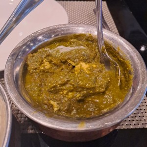 CHICKEN SAAG