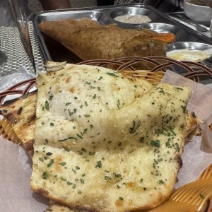 Naan de Ajo