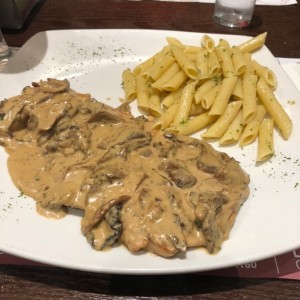 Pollo a la porcini con pasta penne al olivo