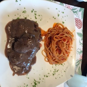 filete de pimienta con pastabal pomodoro