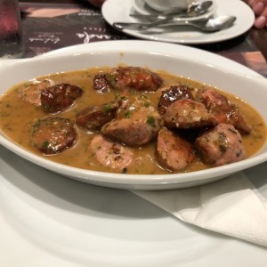 Chorizo al vino