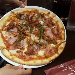 pizza carnivora