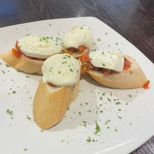 Entradas - Crostini Pizzaiola