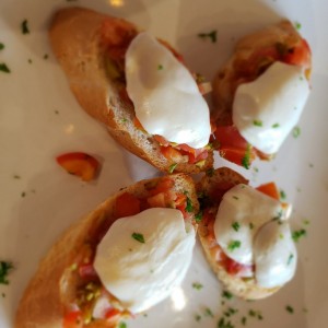 Pan tomata con burrata