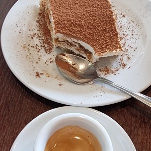 Tiramisu y expresso