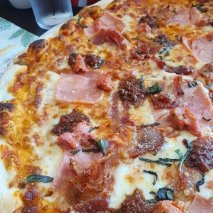 Pizza Carnivra