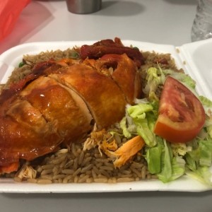 Arroz frito con pollo asado