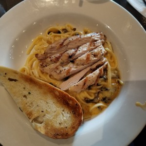 Linguini con pollo