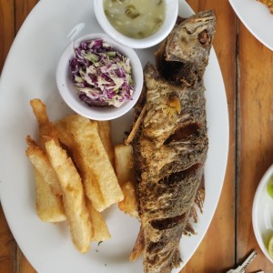 Platos Fuertes - Pescado Frito Veracruz