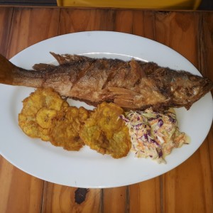 pescado frito con patacones