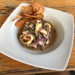 Entradas - Ceviche Mixto