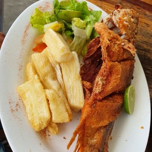 Platos Fuertes - Pescado Frito Veracruz