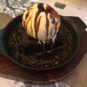 brownie con helado