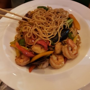 Especialidades Asiaticas - Yaki Soba de Marisco