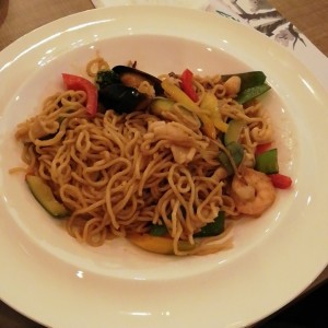 yakisoba mariscos 