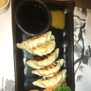 Entradas/Carpaccio - Gyoza (5 unidades)