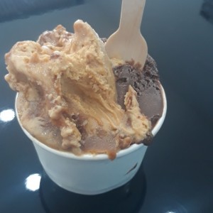 dulce de leche con brownie y chocolate belga