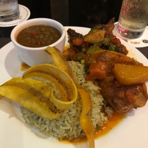 pollo guisado