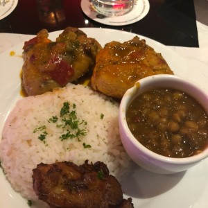 pollo guisado