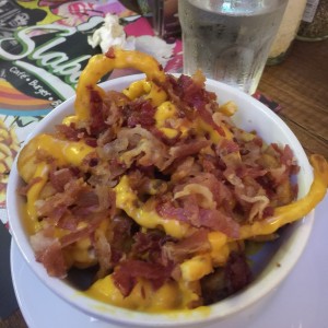 Papas con bacon y queso???