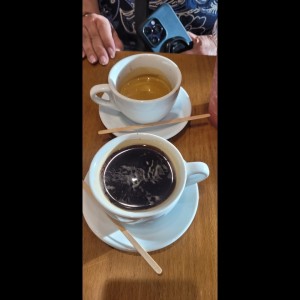 café americano y expresó doble 